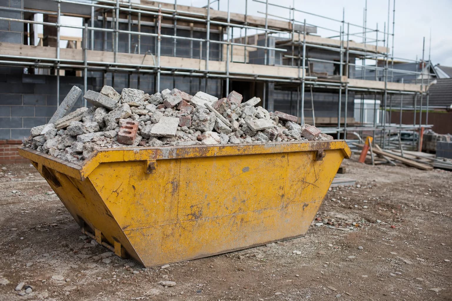 Builders Skip Hire from UK Skip Hire